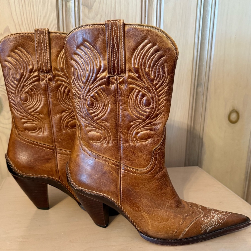Women's Lucchese Charlie 1 Horse Gold Tn Bomber Boots, Size 8..5